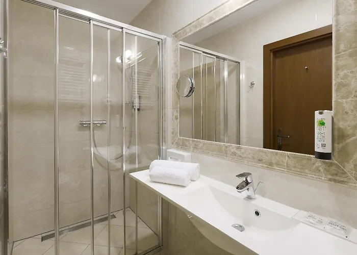 Bukowy Park Medical 4*